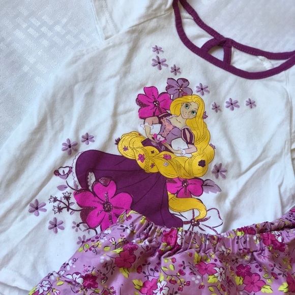 Disney’s Repunzel outfit - Picture 4 of 4